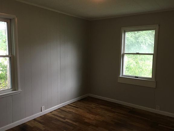 3rd image of 836 136th Ave