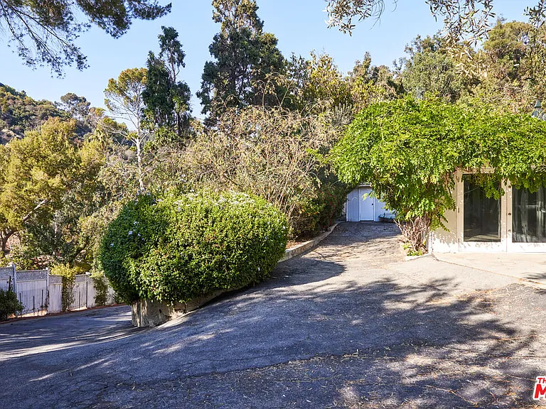 2200 Outpost Dr — Photo 16