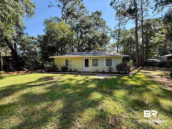 3rd image of 14164 Riverside Dr