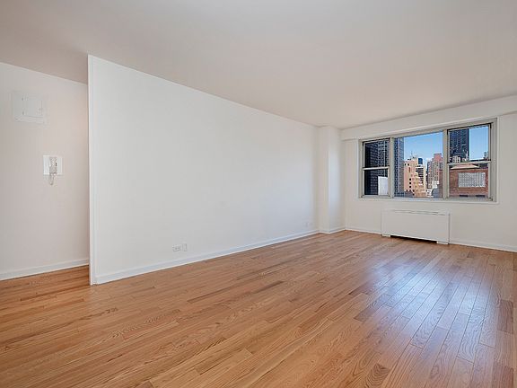 4th image of 300 E 40th St APT 25V