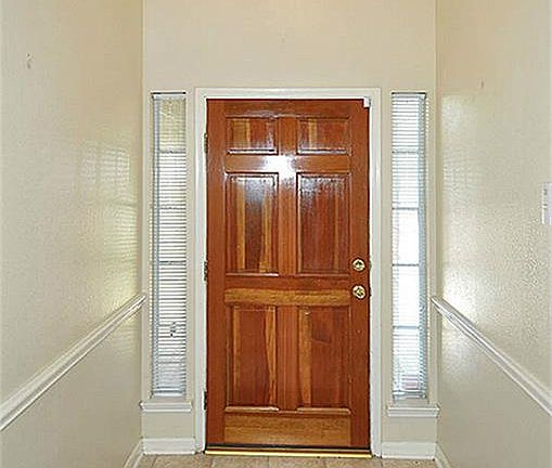 3rd image of 1907 Oakwood Court Dr