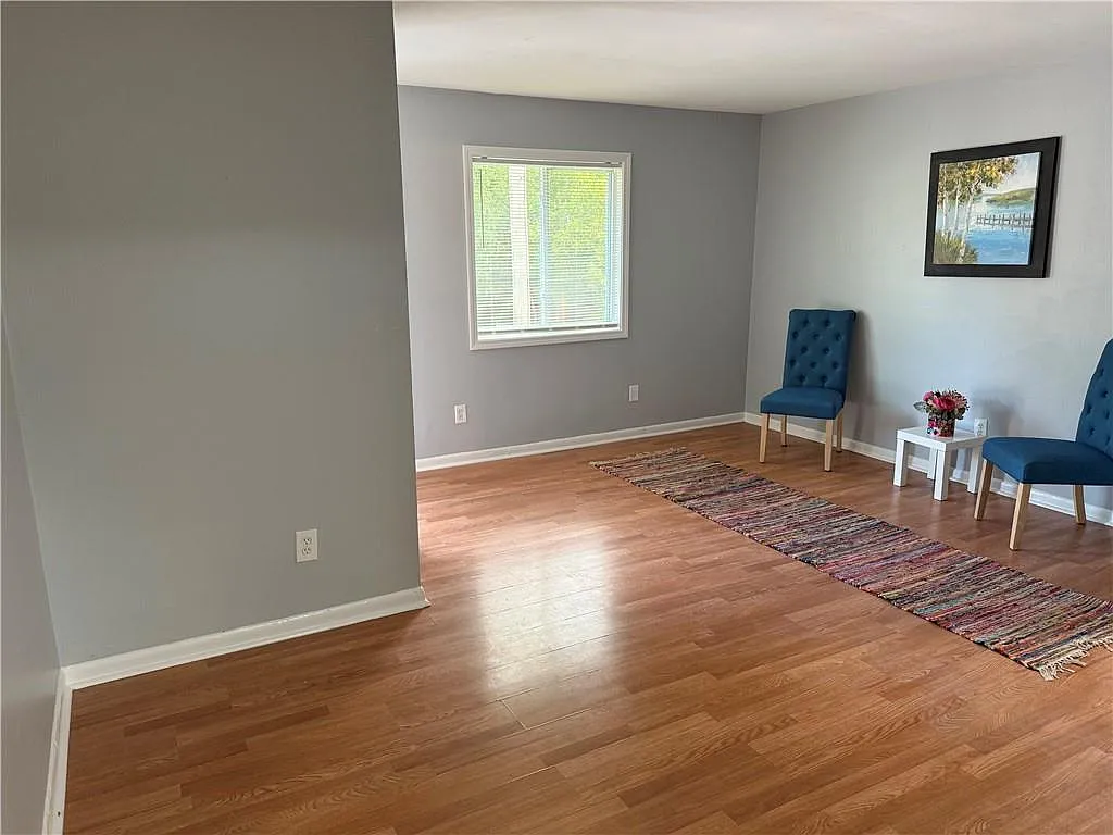 2 bed, $1,150 — Photo 3