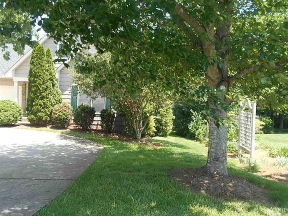 2nd image of 72 39th Avenue Dr NW