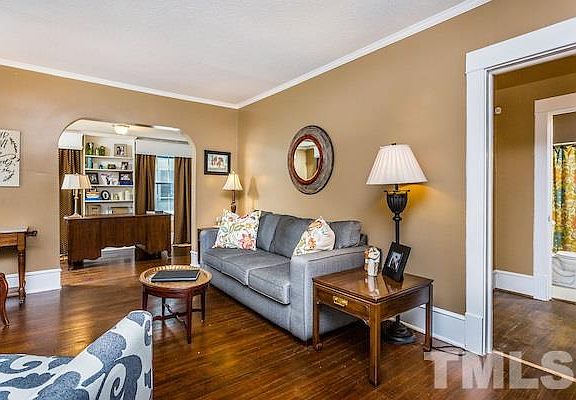 4th image of 409 E Lee St