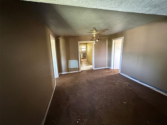 2nd image of 612 Hazel St