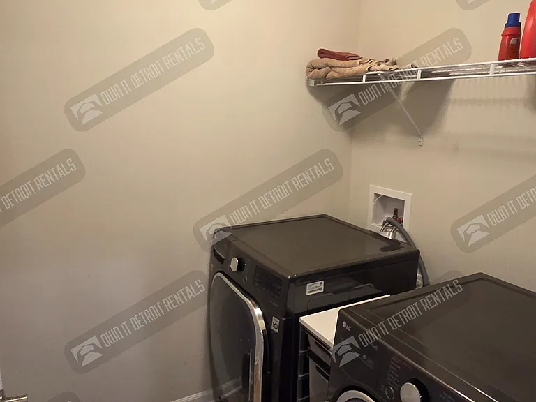 8151 Quincy Dr — Photo 33
