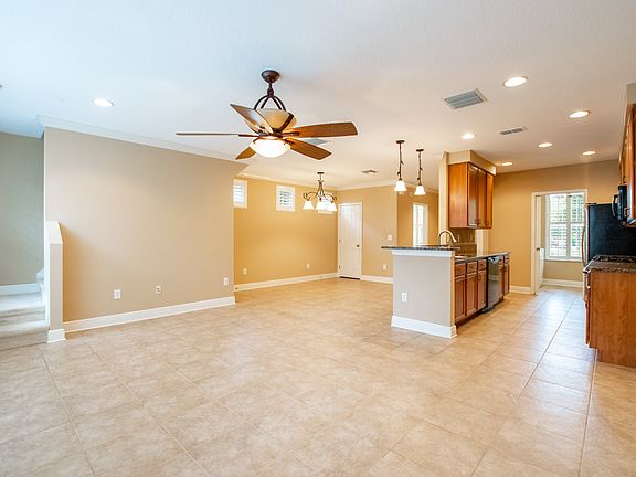 3rd image of 11512 Fountainhead Dr