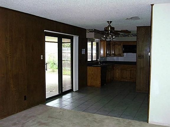 4th image of 110 Alamo St