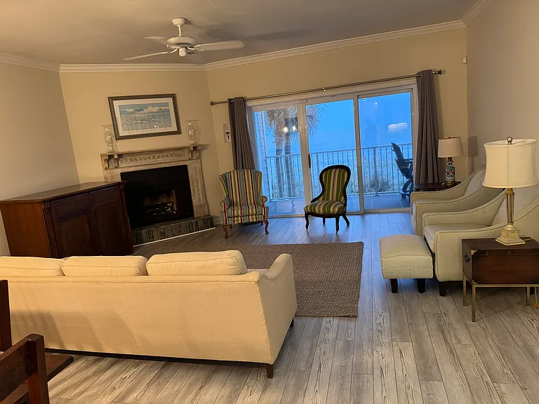 701 Beach Ave #203 — Photo 17