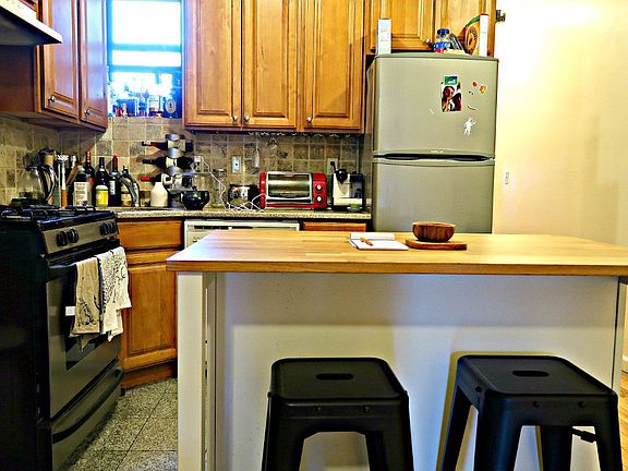 4th image of 351 5th Ave APT 5