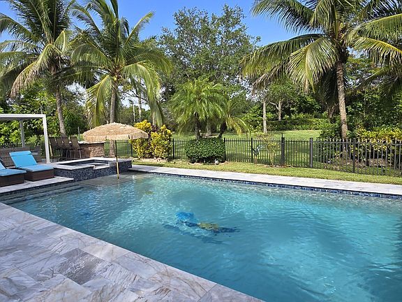 4th image of 8216 NW 105th Ln