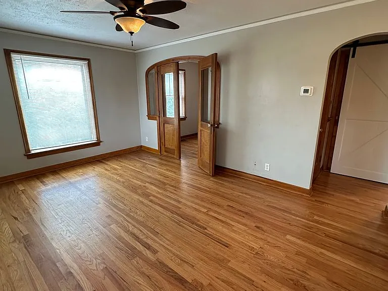 1714 Logan Ave — Photo 3