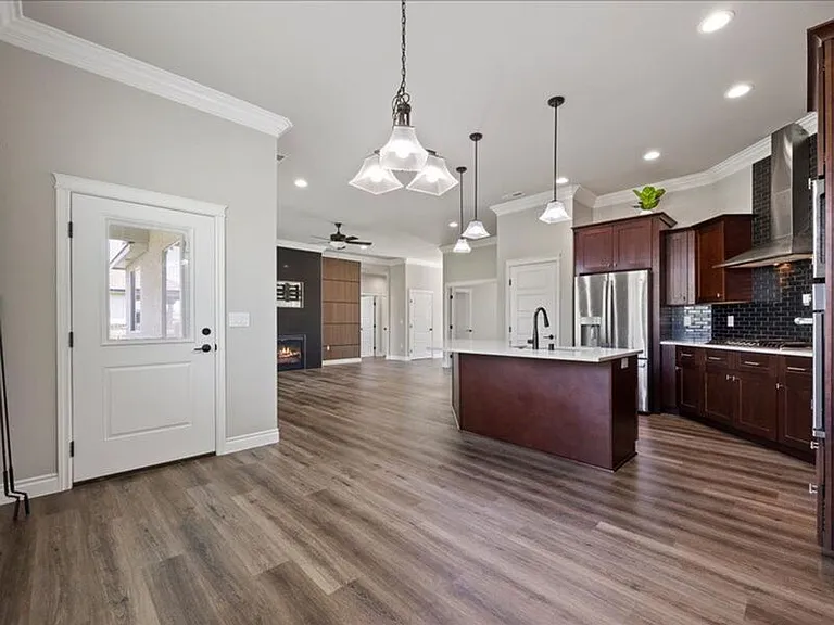 1615 Palermo Ave — Photo 13