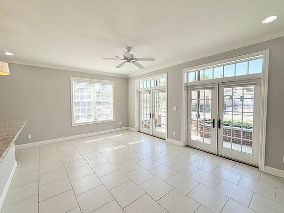 3rd image of 415 E Romana St Unit 101