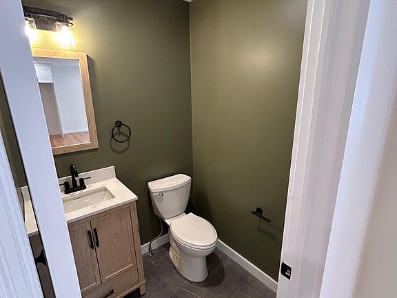 5th image of 625 Essex Ave #4