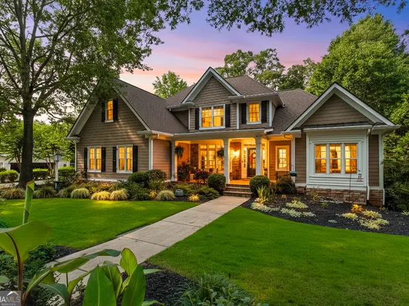 6719 Grand Marina Cir, Gainesville, GA 30506