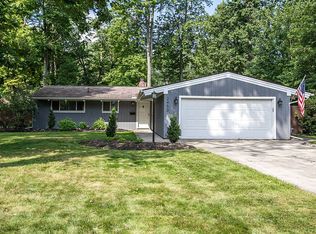 2450 Beechwood Dr, Westlake, OH