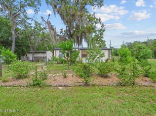 301 Kitty Ave, Interlachen, FL 32148