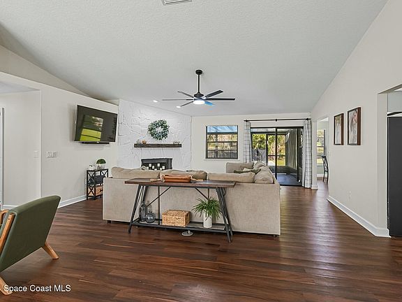 5th image of 4826 Squires Dr S