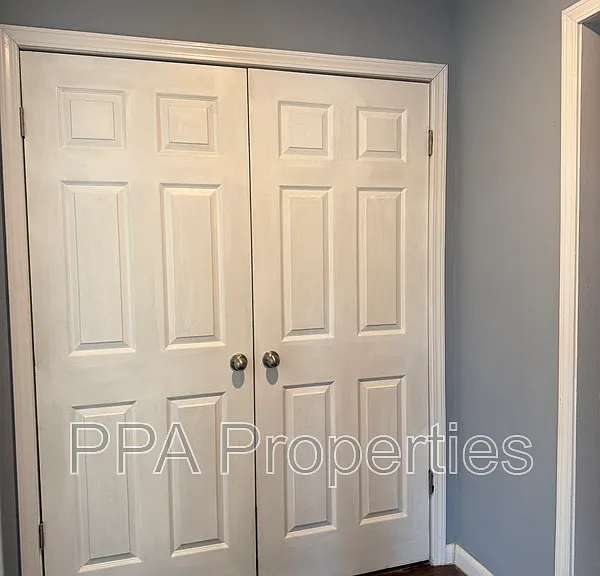 221 Willow Ave — Photo 7