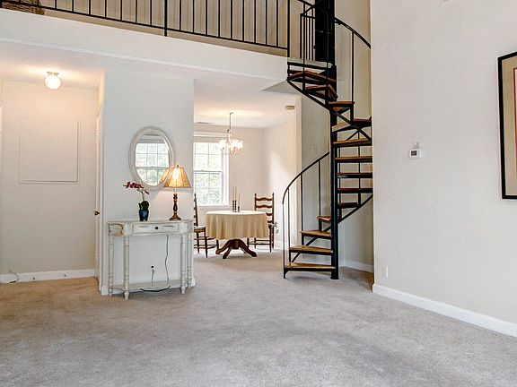 3rd image of 4682 34th St S APT B2