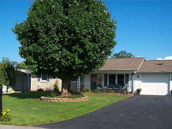 3rd image of 227 Hickory Ave