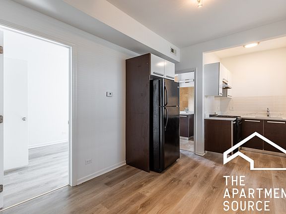 3rd image of 5054 N Winthrop Ave APT 105