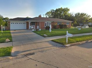 21716 Sharkey St, Clinton Township, MI 48035