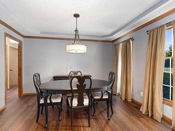 4th image of 2741 Chesterfield Dr