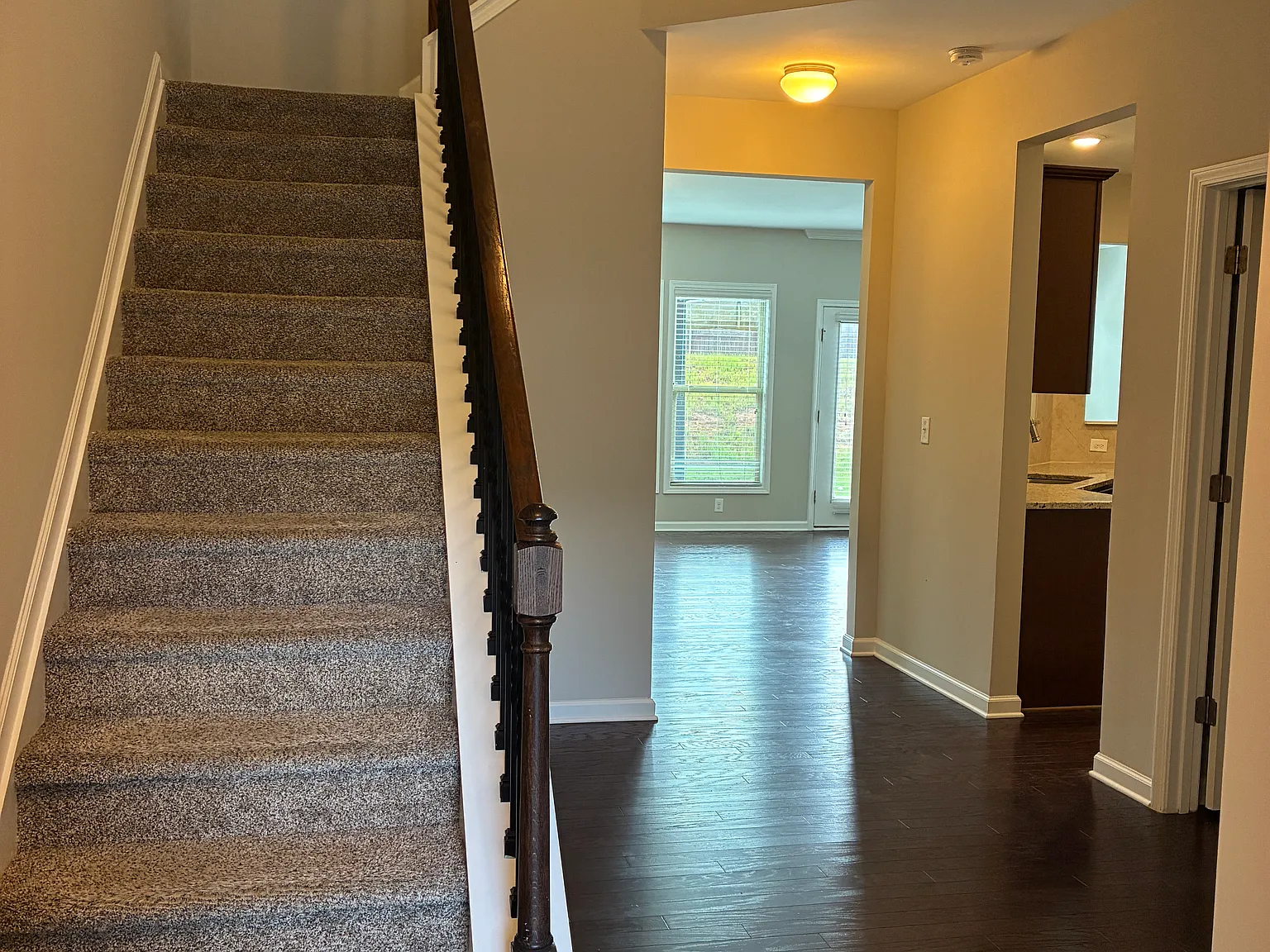 3 bed, 2.5 bath, 1910 sqft, $2,650 — Photo 4