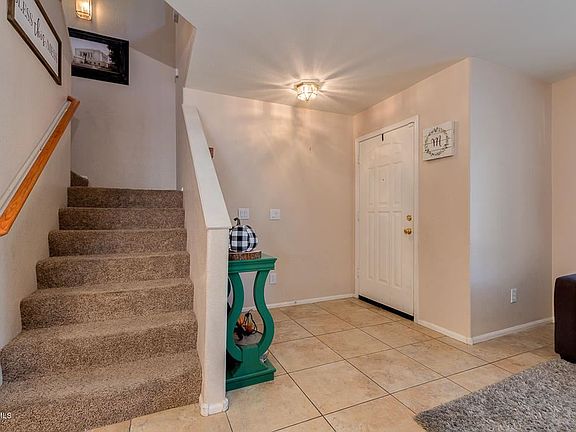 4th image of 827 E Lovegrass Dr