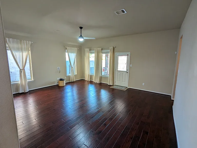 Family/Living room.