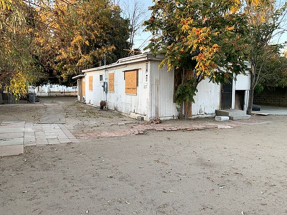 5th image of 2114 Parkway Dr