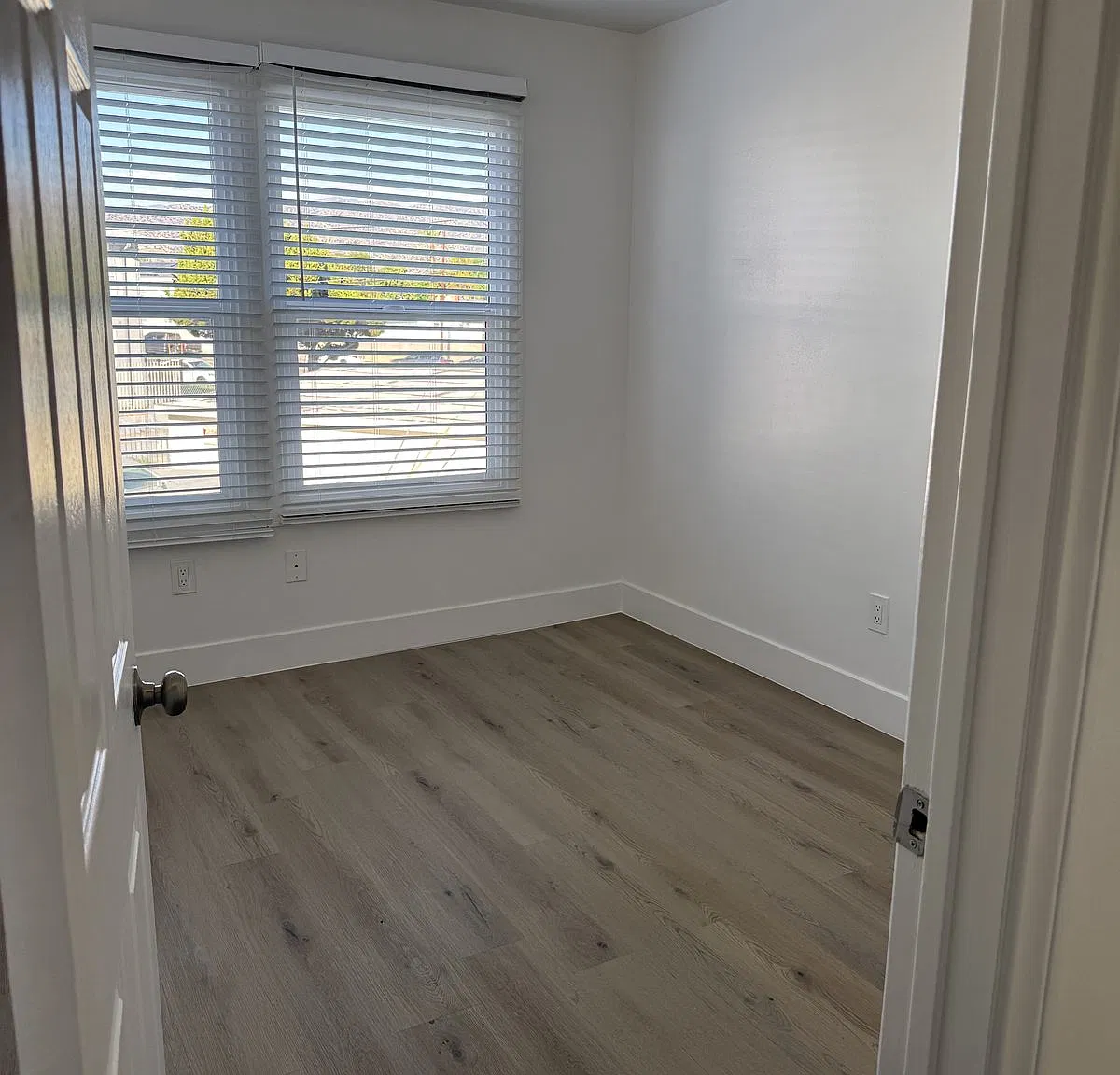 10519 Edison 3BR 1BA — Photo 4