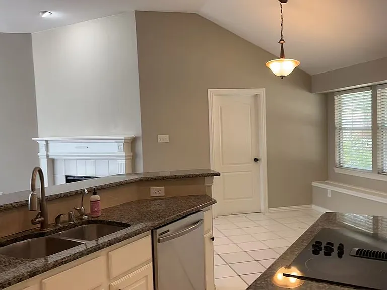 4645 Wales Dr — Photo 6