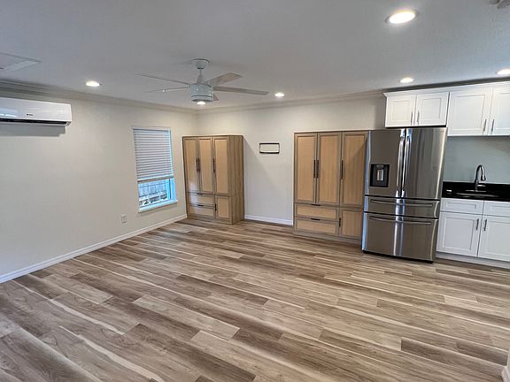 3rd image of 5108 Sunrise Blvd #B