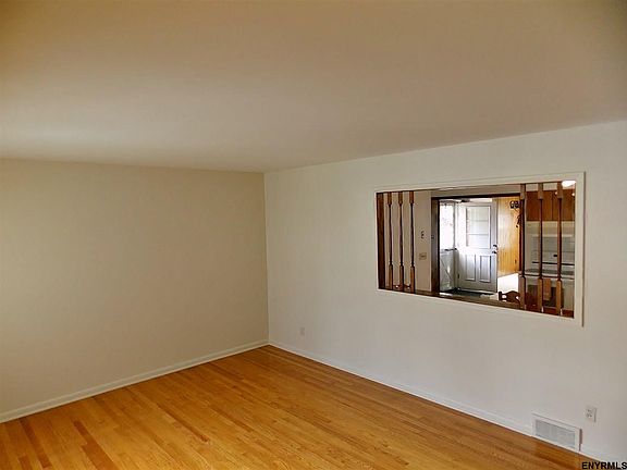 2nd image of 29 Daytona Ave