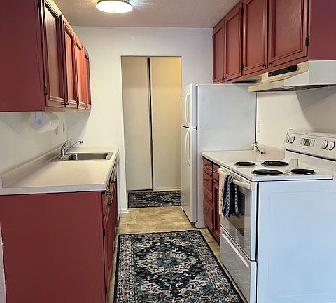 2nd image of 827 Old Settlers Trl APT 5