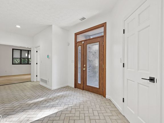 3rd image of 4963 Fieldstone Trl