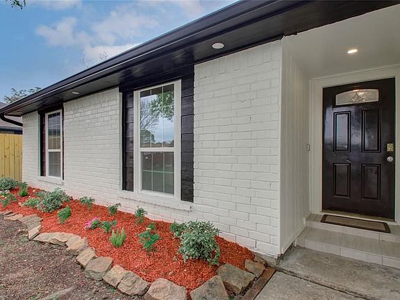 5th image of 1323 Twining Oaks Ln