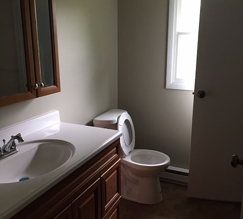 5th image of 915 White Pond Clny Rd W