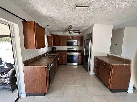 3rd image of 20199 Gladstone Ave