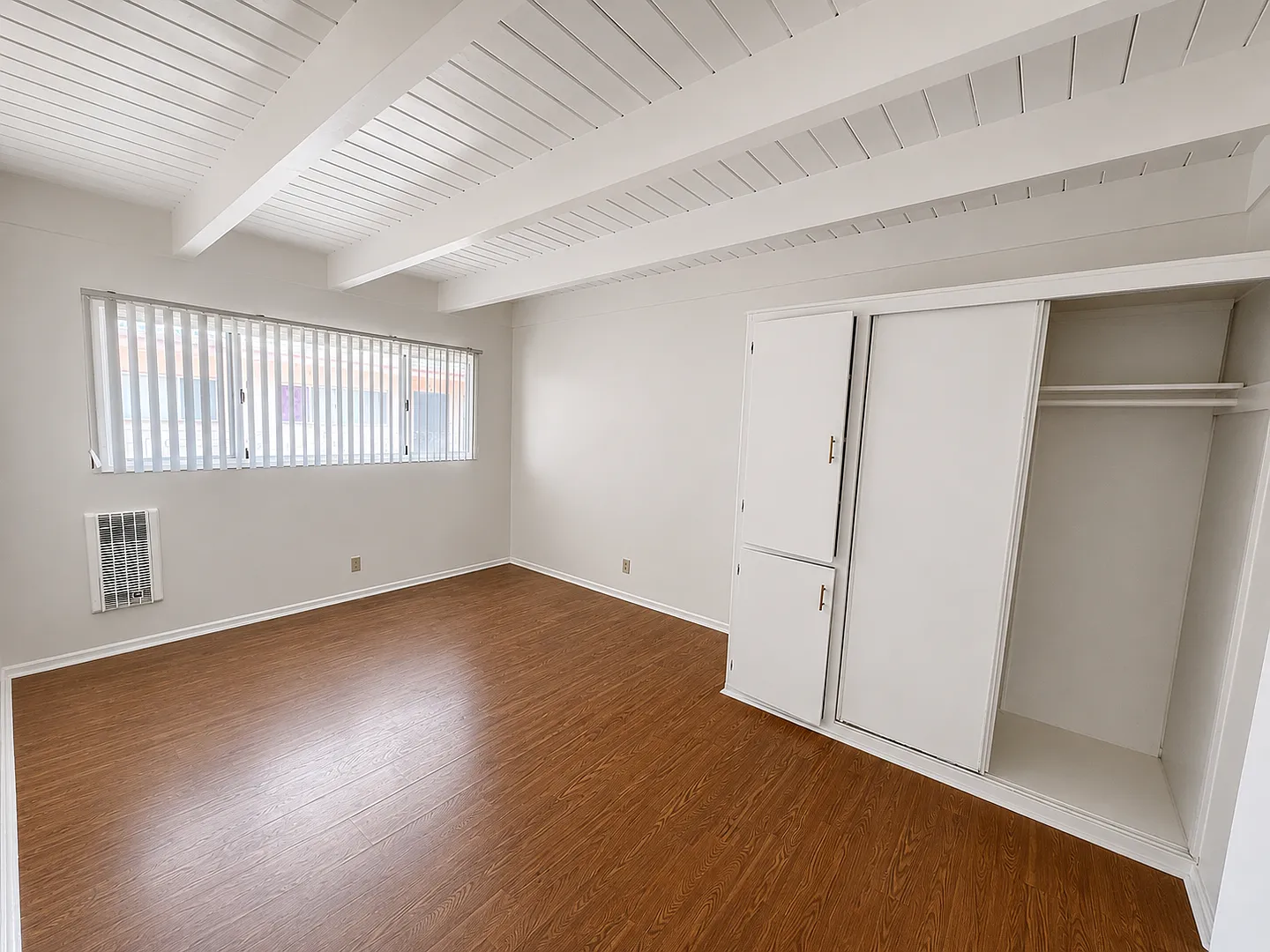 #156: 2102 S Pacific Ave Llc — Photo 3