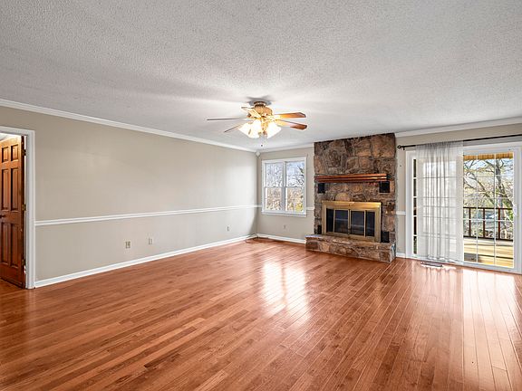 2nd image of 149 Blue Bird Ln