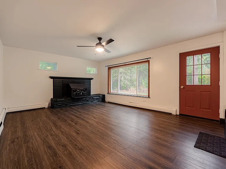 10944 N Mackinaw Hwy — Photo 11
