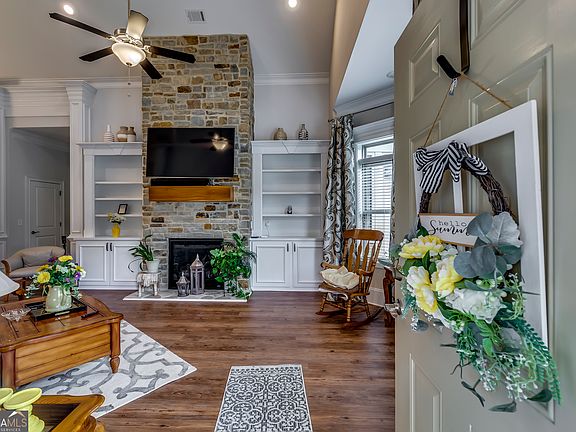 5th image of 4841 Josie Way NW