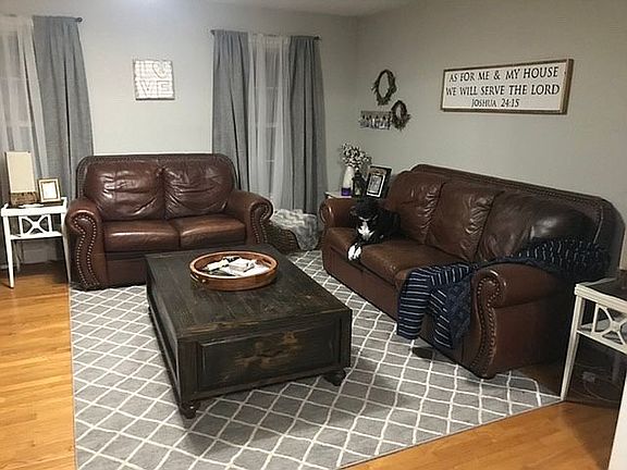 4th image of 1038 Webb Dr