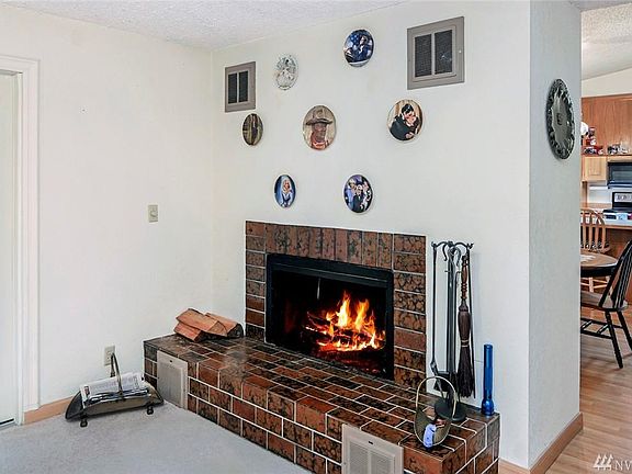 3rd image of 7348 Lazy South Ln NE