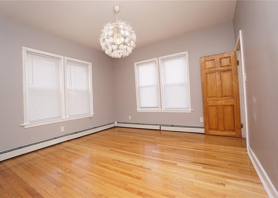 1st image of 104 Sterry St Floor 1