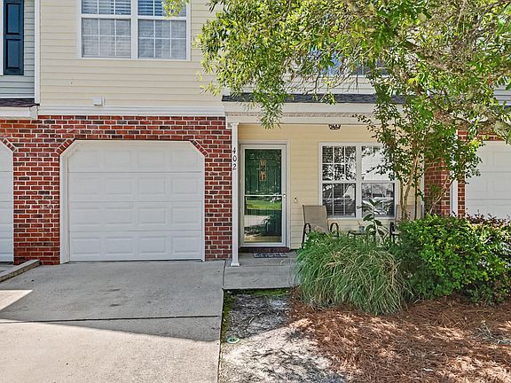 3rd image of 402 Poplar Grove Pl